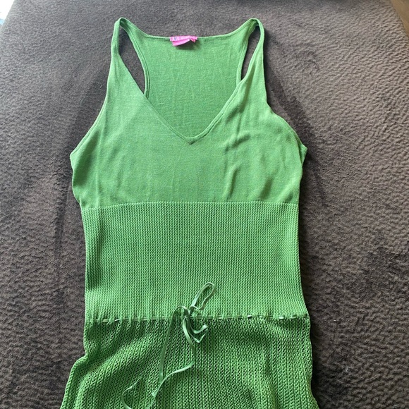 Cute summer BCBG sweater tank. Beautiful green in Medium. - Picture 2 of 5